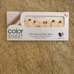 Color Street Nail Strips - Beige with Clover Accents
